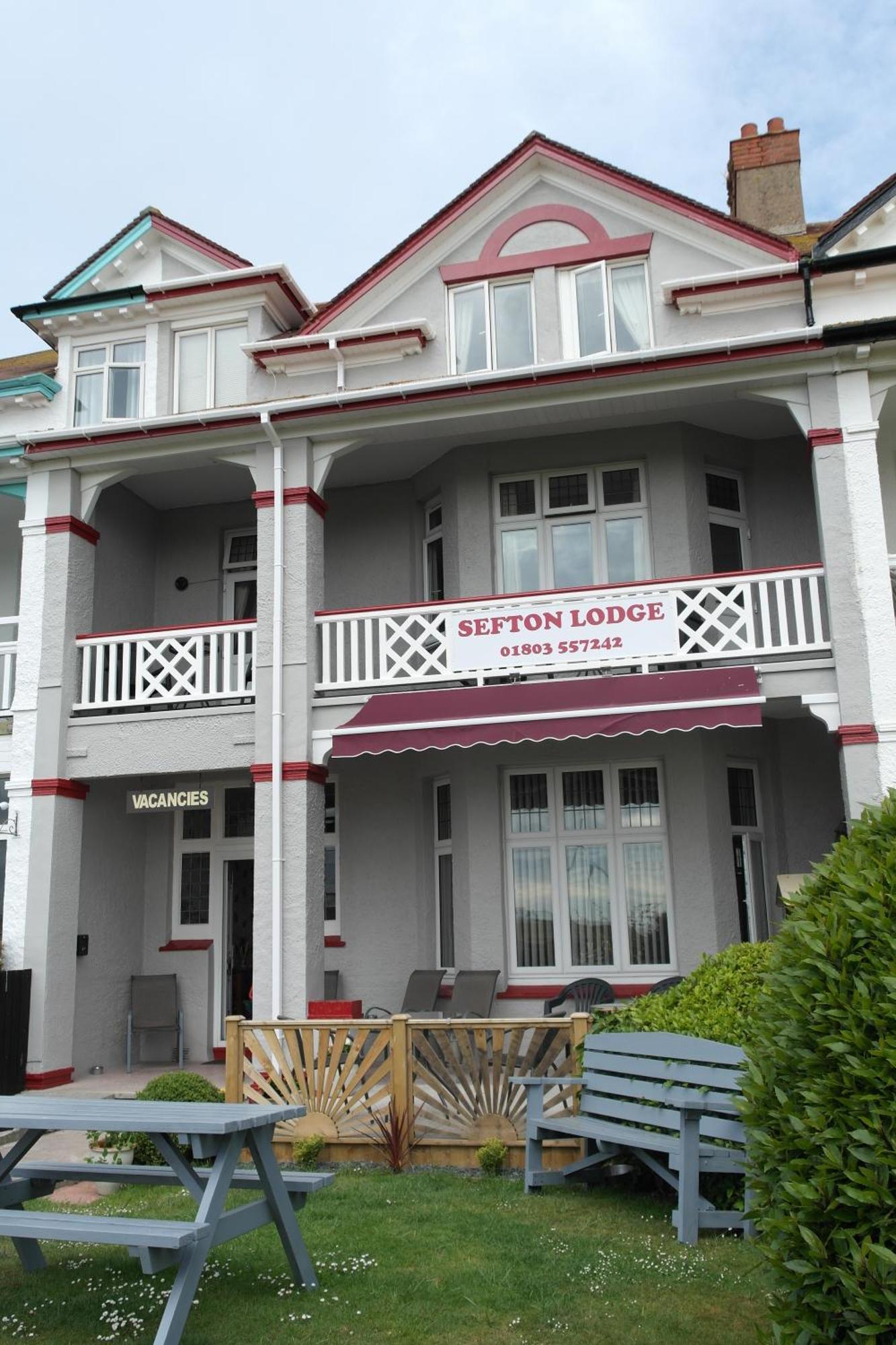 Sefton Seafront ,panoramic Sea View Ensuite Balcony Available, Guest Garden